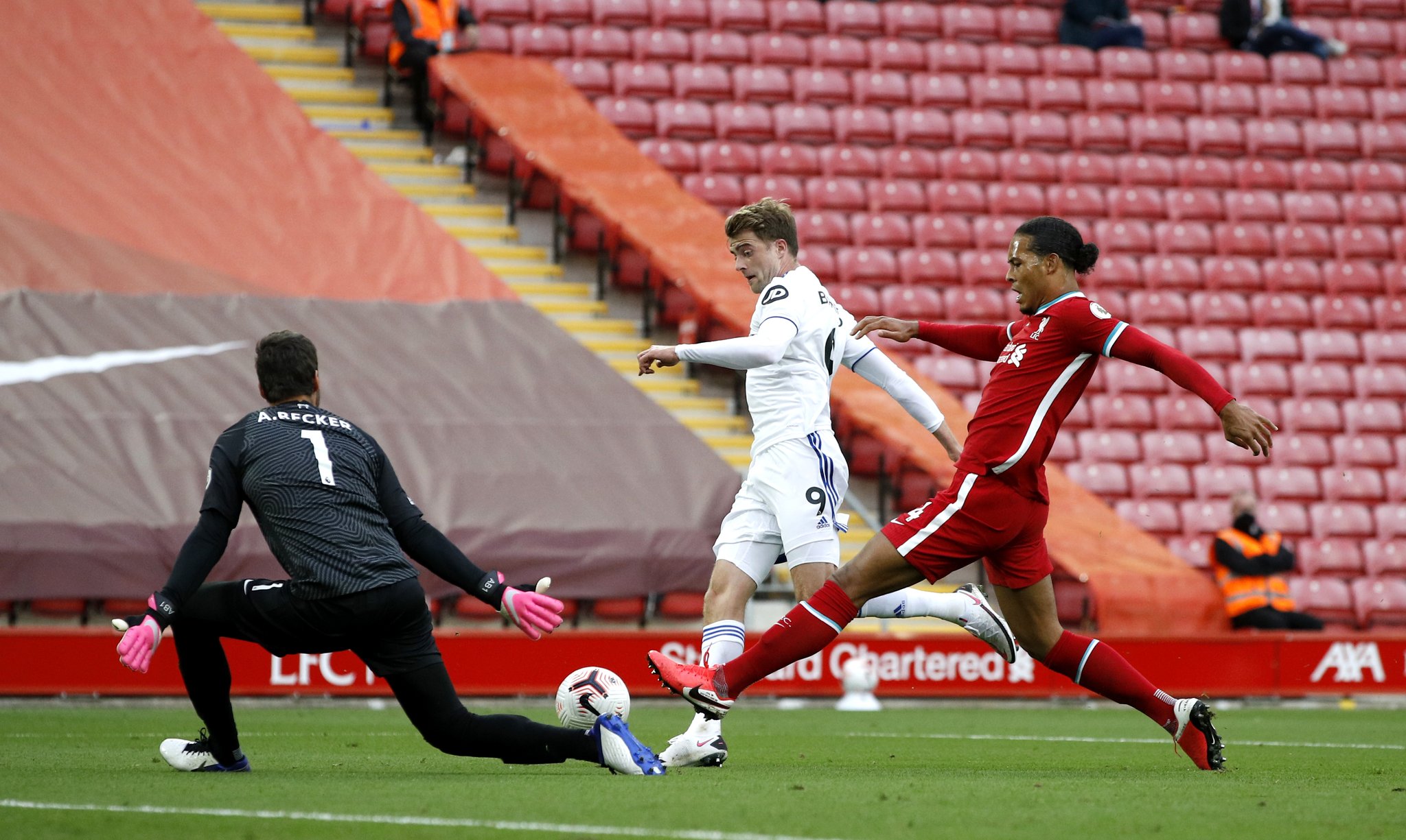 队在战术对 队在战术对